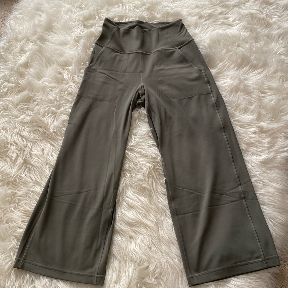 Lululemon Align wide leg crop
